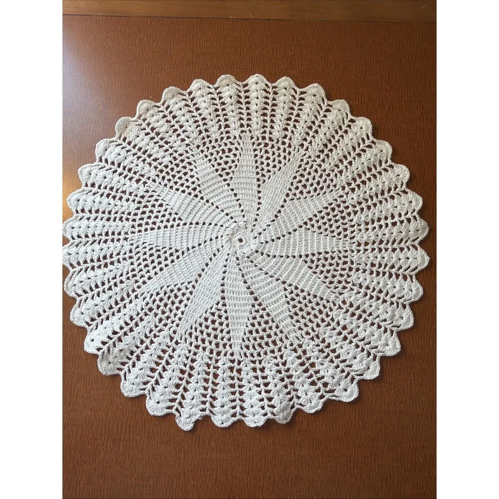 Vtg Bright White Spiral Star‎ Doily 12
